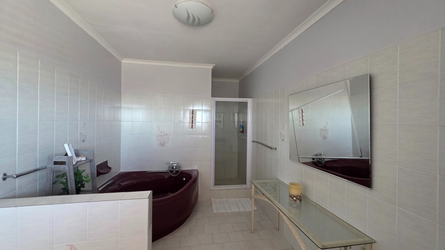 7 Bedroom Property for Sale in Vredenburg Western Cape